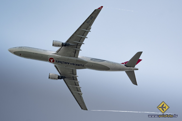 Airbus A330-303